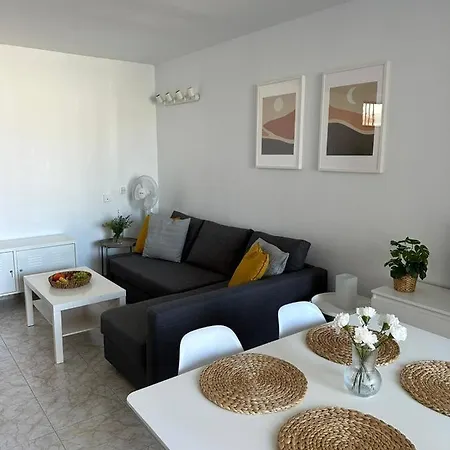 Pool View Primavera Апартаменты Арона