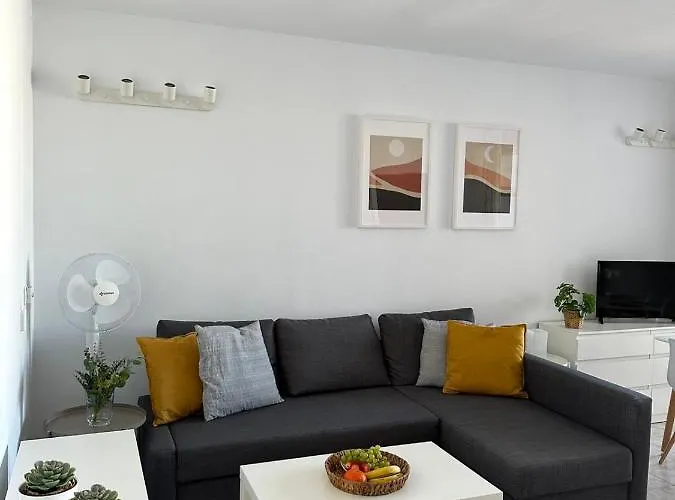 Pool View Primavera דירה