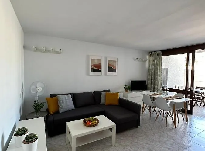 Pool View Primavera 公寓 阿罗纳