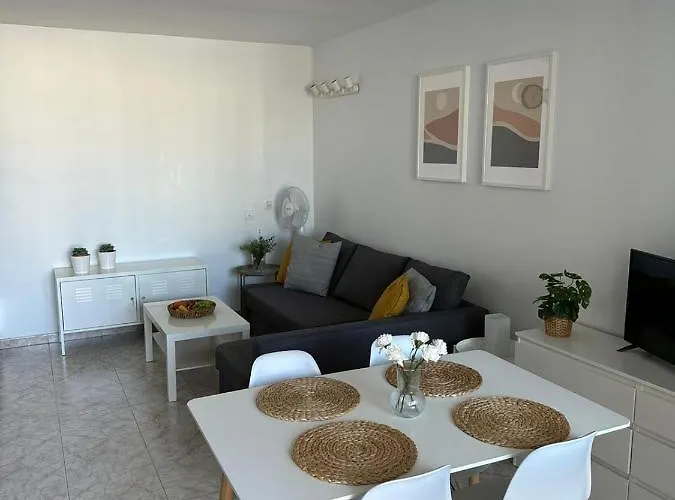 Pool View Primavera 公寓