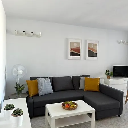 Pool View Primavera Apartmán