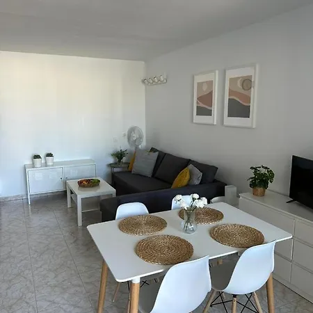 Pool View Primavera Apartmán